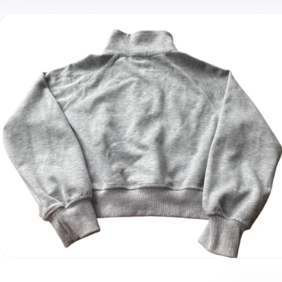 Girl's 1/2 zip sweatshirt size 10Y. 140.  gently worn - Picture 6 of 9